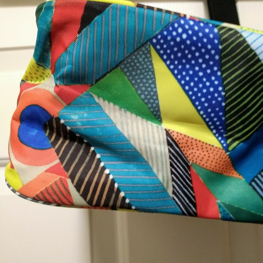 Abstract Graphic Pattern Purse - Picture 9 of 16